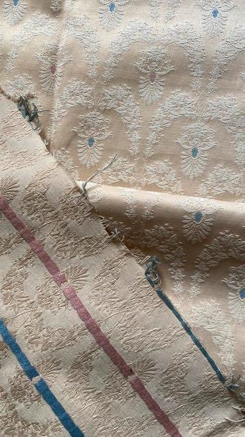 Coupon chique stof beschikbaar voor biedingen