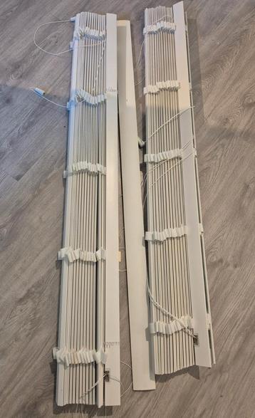 2 x Witte PVC Jaloezie 135x110cm - Goede Staat! beschikbaar voor biedingen