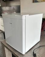 Mini koelkast van Tomado, Ophalen of Verzenden, Met vriesvak, Minder dan 45 cm, Minder dan 85 cm