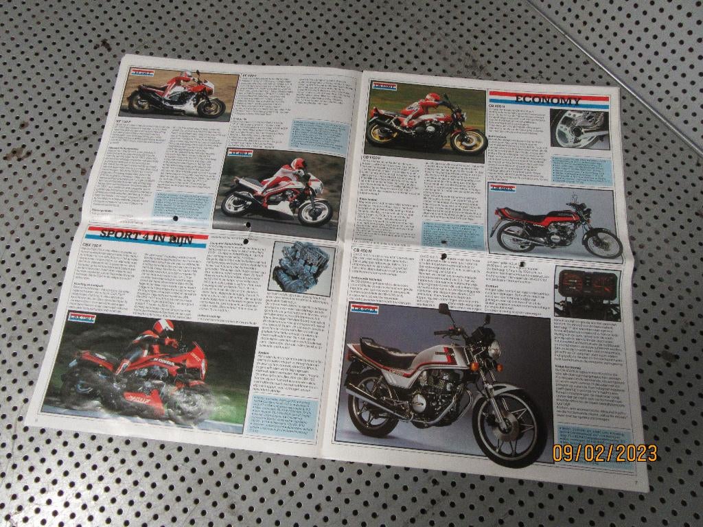 Honda Mod.1985 kleurenfolder Reclame Advertentie o.a. NS400R, Ophalen of Verzenden, Gelezen, Overige vervoermiddelen