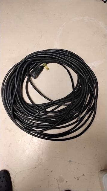 Rubber kabel 3x4mm2, vertind, 15+20=35 meter voor 20 euro!! beschikbaar voor biedingen
