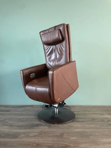 Bruine leren prominent sta op stoel / relax fauteuil L beschikbaar voor biedingen