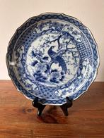 Bord / schaal - Porselein - Japan - decor met een pauw, Antiek en Kunst, Ophalen of Verzenden