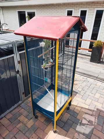 Vogelkooi beschikbaar voor biedingen
