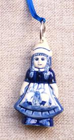 Kerstbal Meisje in klederdracht Delfts Blauw "Dubbelzijdig", Diversen, Kerst, Ophalen of Verzenden