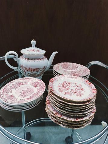 Thee servies  beschikbaar voor biedingen