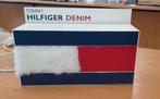 Tommy Hilfiger reclame lichtbakje, Nvt., Gebruikt, Lichtbak of (neon) lamp, Ophalen of Verzenden