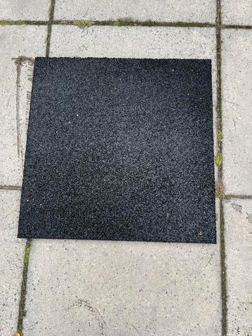 Rubberen tegel zwart 50x50x2,5 cm beschikbaar voor biedingen