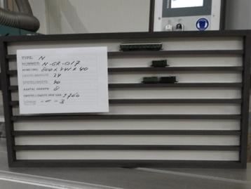 N-GR-017, NIEUWE wandvitrine, vitrine, Roco, Fleischmann, beschikbaar voor biedingen