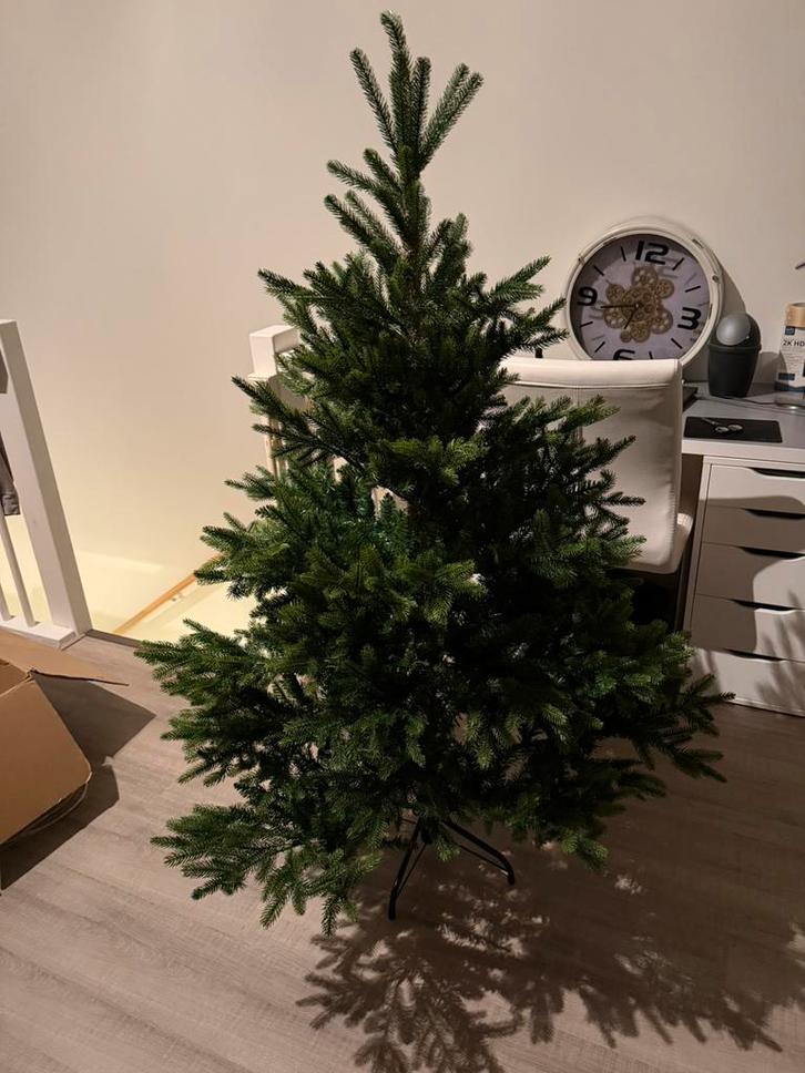 Mooie everlands 150 cm nordmann fir kerstboom net echt, Huis en Inrichting, Woonaccessoires | Kunstplanten en Kunstbloemen, Zo goed als nieuw
