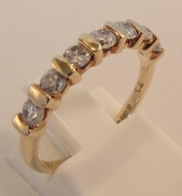 Geelgouden ring met CZ’s – verlovings- of trouwring  beschikbaar voor biedingen