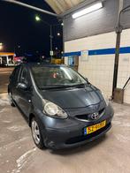 Toyota Aygo 1.0 12V Vvt-i 5DRS 2007 Grijs, Auto's, Voorwielaandrijving, 4 stoelen, 68 pk, Handgeschakeld