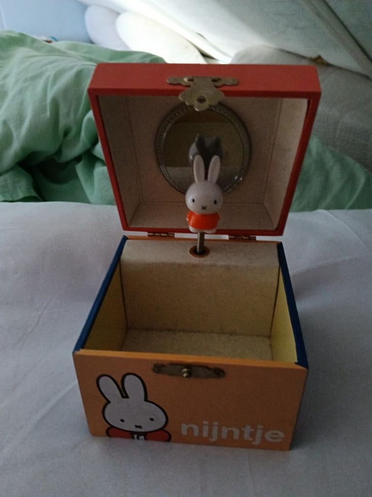 Muziekdoosje Nijntje, Kinderen en Baby's, Speelgoed | Houten speelgoed, Ophalen of Verzenden, Zo goed als nieuw, Overige typen