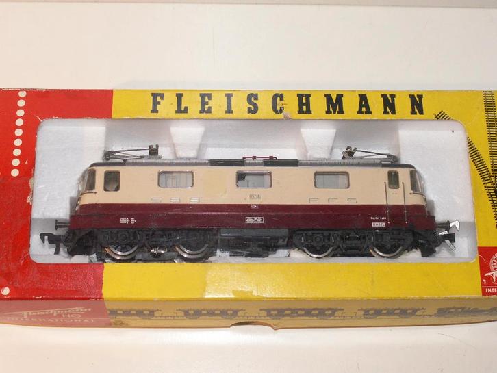 Fleischmann 4341 E-loc Zwitserse SBB-FFS kleur creme/rood, Hobby en Vrije tijd, Modeltreinen | H0, Gebruikt, Locomotief, Gelijkstroom