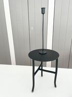 Kwilleminhuis ‘t tafeltje en de ronde kandelaar, Metaal of Aluminium, Rond, Zo goed als nieuw, Ophalen