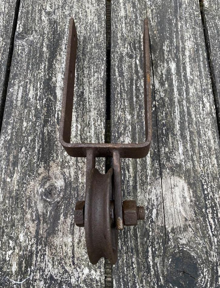 Oude IJzeren Catrol - vintage retro antiek katrol Industriël, Antiek en Kunst, Antiek | Gereedschap en Instrumenten, Ophalen of Verzenden