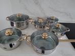 Te koop: Complete roestvrij stalen pannenset in nieuw staat., Huis en Inrichting, Keuken | Potten en Pannen, Ophalen of Verzenden