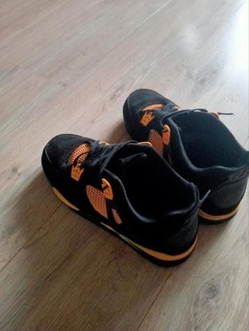 Mooie schoenen beschikbaar voor biedingen