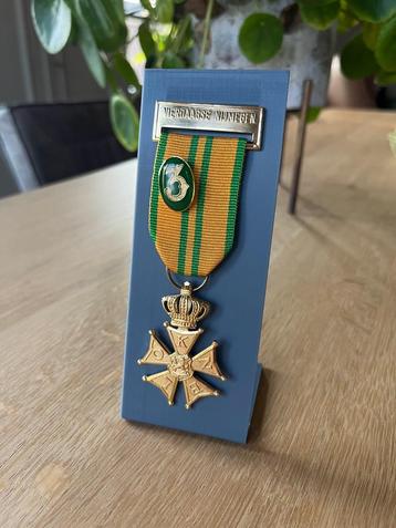 Houder voor de Nijmeegse vierdaagse medaille beschikbaar voor biedingen