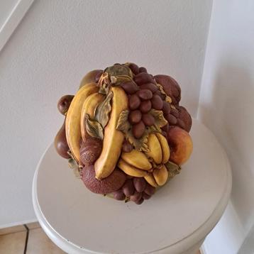 Decoratieve Fruitbol beschikbaar voor biedingen