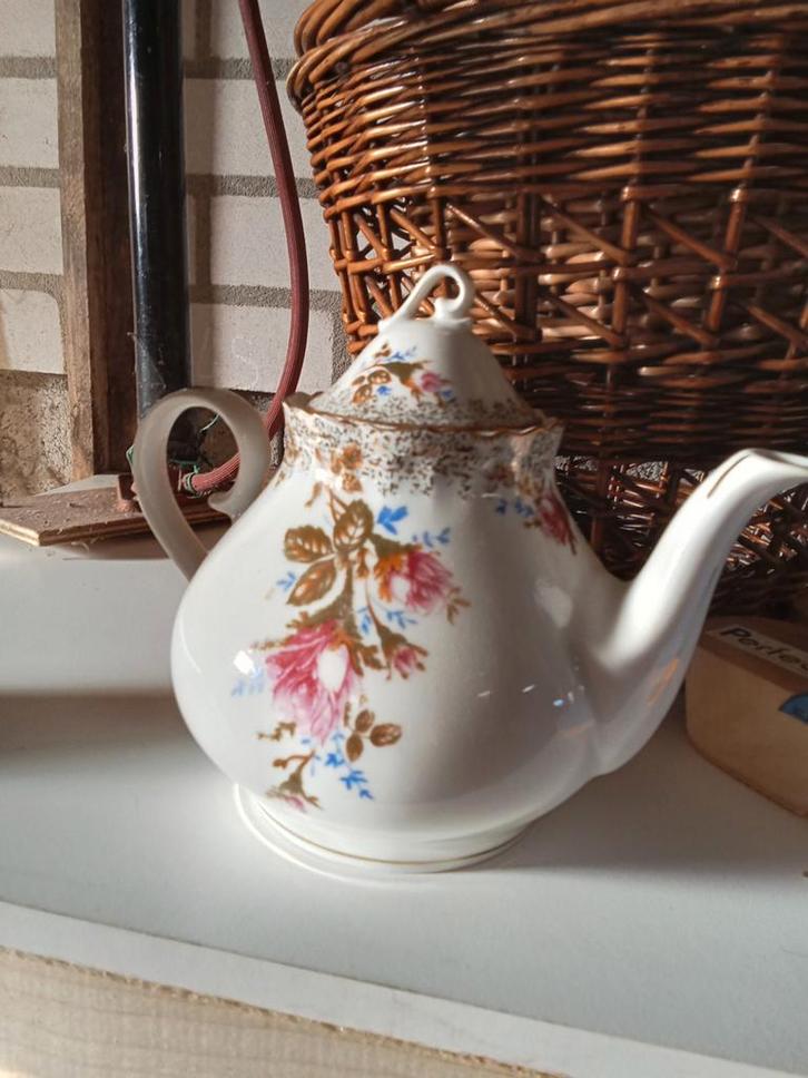 Vintage Theepot met Bloemmotief, Antiek en Kunst, Antiek | Keramiek en Aardewerk, Ophalen of Verzenden