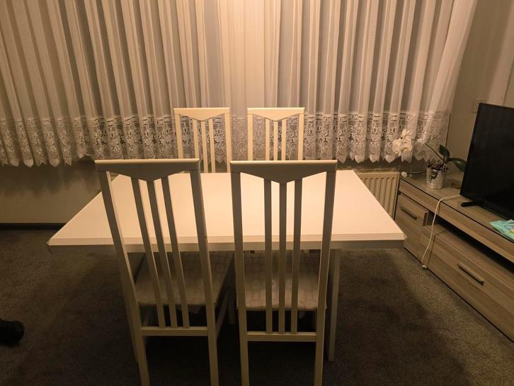 Witte Eettafel + Stoelen - Zo Goed Als Nieuw!, Huis en Inrichting, Tafels | Eettafels, Zo goed als nieuw, 50 tot 100 cm, 100 tot 150 cm