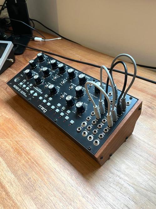 Moog Mother-32 (semi-modular analog synthesizer), Muziek en Instrumenten, Synthesizers, Zo goed als nieuw, Overige aantallen, Overige merken