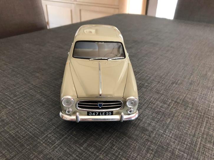 Solido 1/18 Peugeot 403 berline grand luxe uit 1964, Hobby en Vrije tijd, Modelauto's | 1:18, Zo goed als nieuw, Auto, Solido
