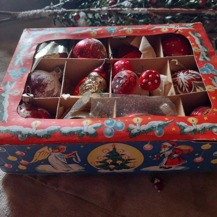 Prachtige oude vensterdoos met antieke en oude kerst, Diversen, Kerst, Ophalen of Verzenden
