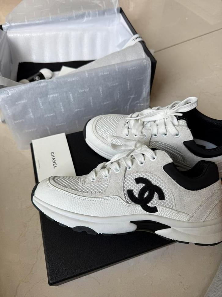 Chanel sneaker wit met zwart 1:1 maat 39, Kleding | Dames, Schoenen, Nieuw, Sneakers of Gympen, Wit, Verzenden
