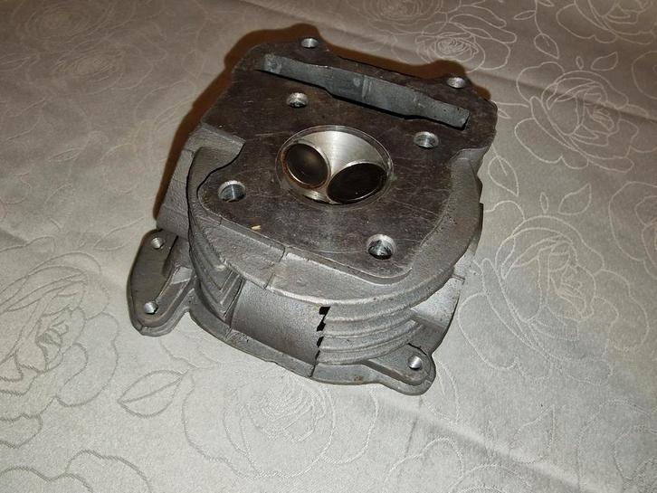 Cilinderkop voor scooter/motor GY6 (4-takt, 2 kleppen), Fietsen en Brommers, Brommeronderdelen | Scooters, Gebruikt, Overige merken