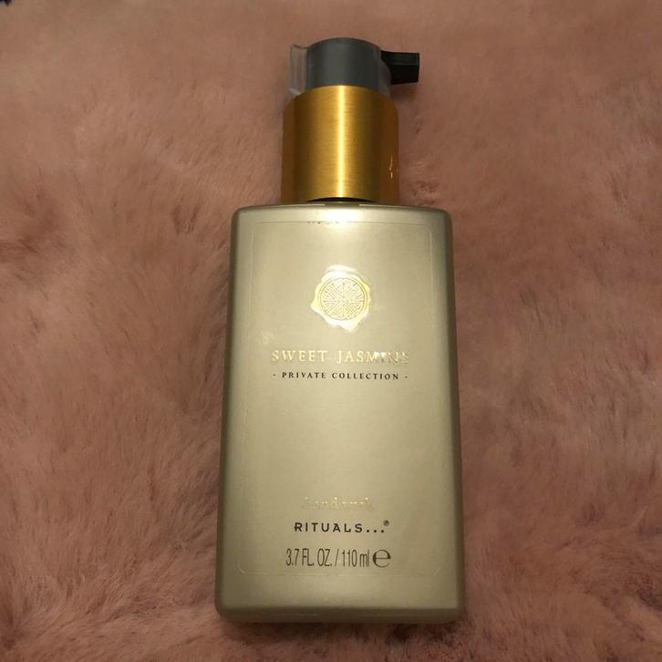 Rituals Sweet Jasmine handzeep 110ML, Sieraden, Tassen en Uiterlijk, Uiterlijk | Lichaamsverzorging, Nieuw, Bad & Douche, Ophalen