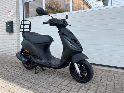Piaggio Zip 2000 SP 4T. Loop/ Sloop/ Geen kenteken papieren., Fietsen en Brommers, Scooters | Piaggio, Gebruikt, Zip, Maximaal 45 km/u