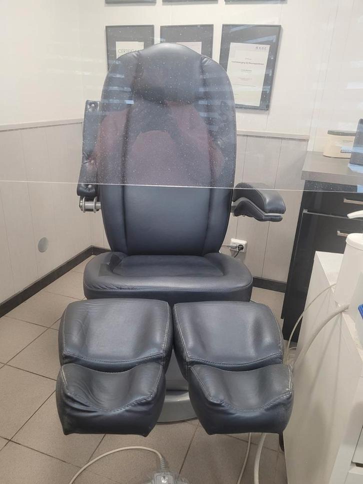 Mya Pedicurestoel/Schoonheidsstoel met 3 motoren, Zakelijke goederen, Kantoor en Winkelinrichting | Winkel en Inventaris, Ophalen of Verzenden