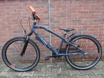 ALS NIEUW Alpina Trial 26 inch 3 versnellingen. blauw-oranje beschikbaar voor biedingen