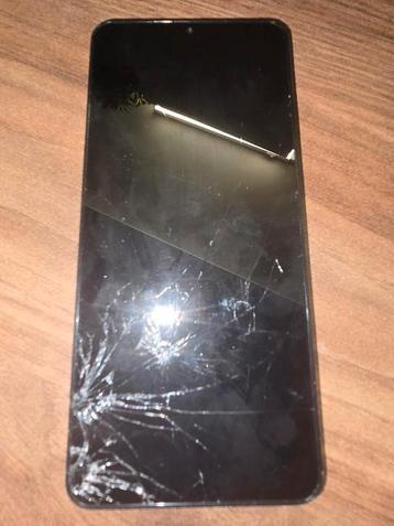 Samsung a06 met schade beschikbaar voor biedingen