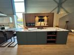 Grote luxe showroomkeuken te koop, Ophalen, Met kookeiland, Groen, Graniet of Steen