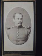 Oude foto van een man in millitair uniform, Gebruikt, Foto, Ophalen of Verzenden, Voor 1940