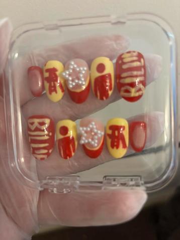 Press on nails beschikbaar voor biedingen