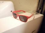 NIEUWE MOOIE RODE ZONNEBRIL LETS PARTY | RED SUNGLASSES NEW, Overige merken, Zonnebril, Nieuw, Ophalen of Verzenden