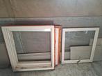 2 Hardhouten kozijn met raam en glas 125x110, Doe-het-zelf en Verbouw, Kozijnen en Schuifpuien, Raamkozijn, Zo goed als nieuw