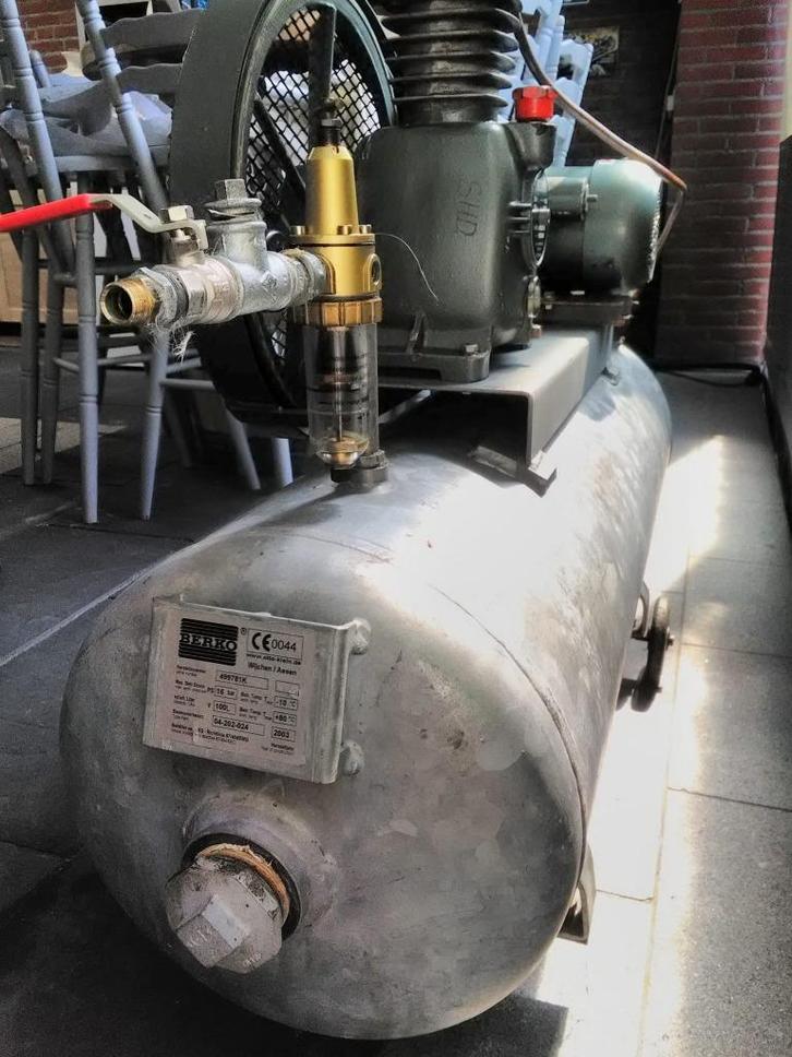 100 ltr. compressor, Doe-het-zelf en Verbouw, Compressors, Gebruikt, 10 bar of meer, 25 tot 100 liter, Minder dan 200 liter/min