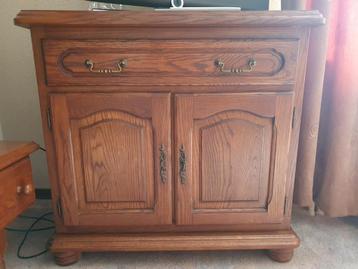 TV kast beschikbaar voor biedingen