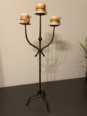 Schitterende kandelaar. Incl. kaarsen. Antiek zwart. Nieuw. beschikbaar voor biedingen