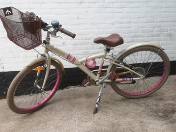 Btwin meisjes fiets 24inch in goede staat  beschikbaar voor biedingen