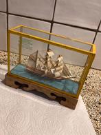 Boot in glazen bakje, Ophalen of Verzenden, Zo goed als nieuw