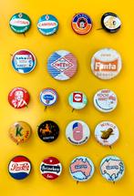 38 buttons, o.a. Pepsi, CocaCola, Heineken, Dr.Oetker, Fanta, Ophalen of Verzenden, Gebruikt, Overige onderwerpen, Button