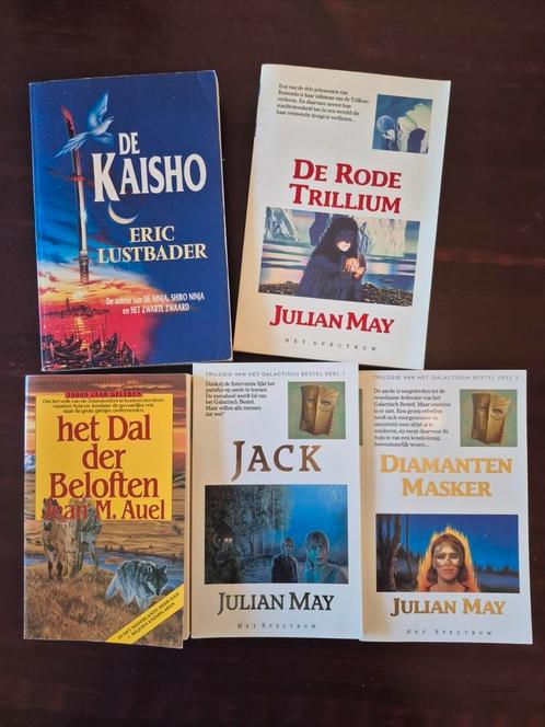 3x julian may / jean auel +1, Boeken, Fantasy, Zo goed als nieuw, Ophalen