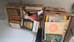 Vier dozen oude boeken over antiek kunst bodemvondsten etc, Ophalen, Zo goed als nieuw