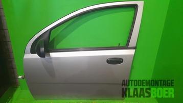 Portier 4Deurs links-voor van een Daewoo Kalos beschikbaar voor biedingen